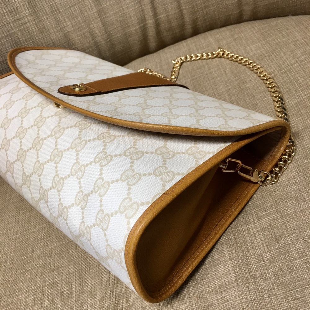 Authentic Gucci white monogram coated canvas crossbody bag - Picture 7 of 16
